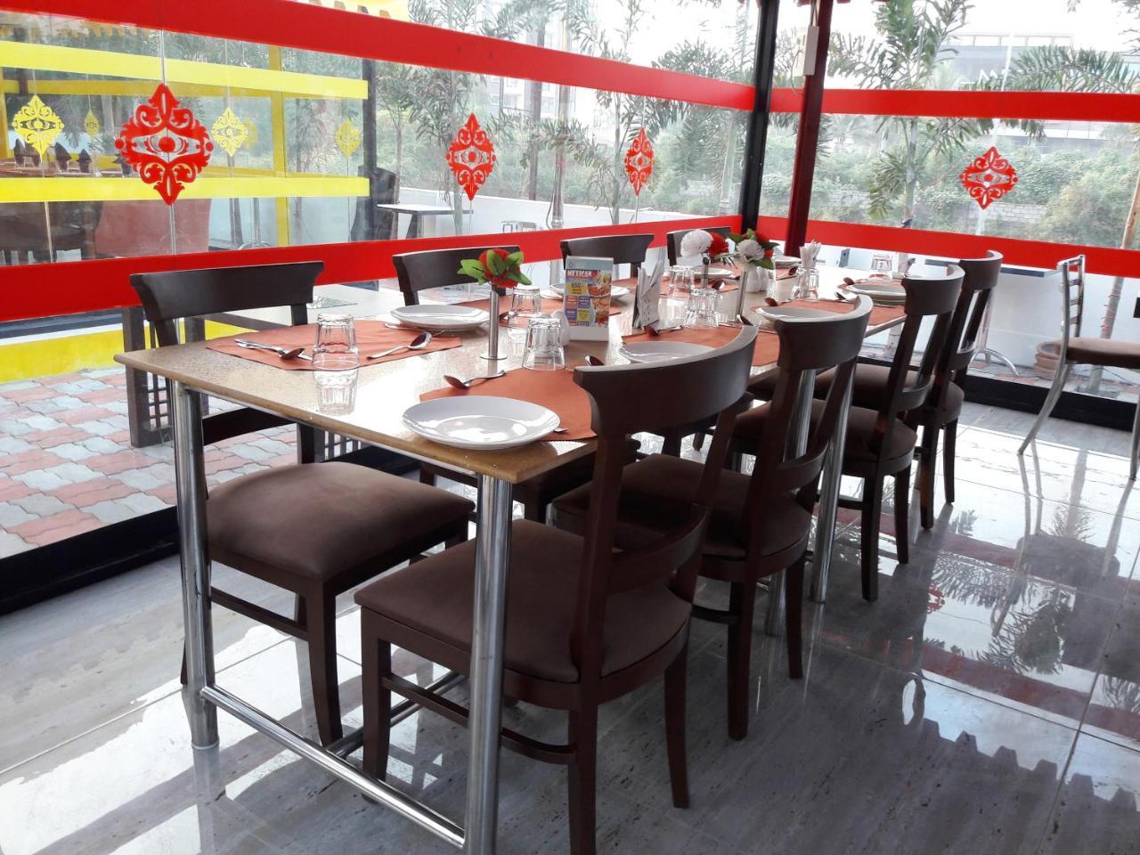 Dev Motel And Banquet Nadiād Екстериор снимка