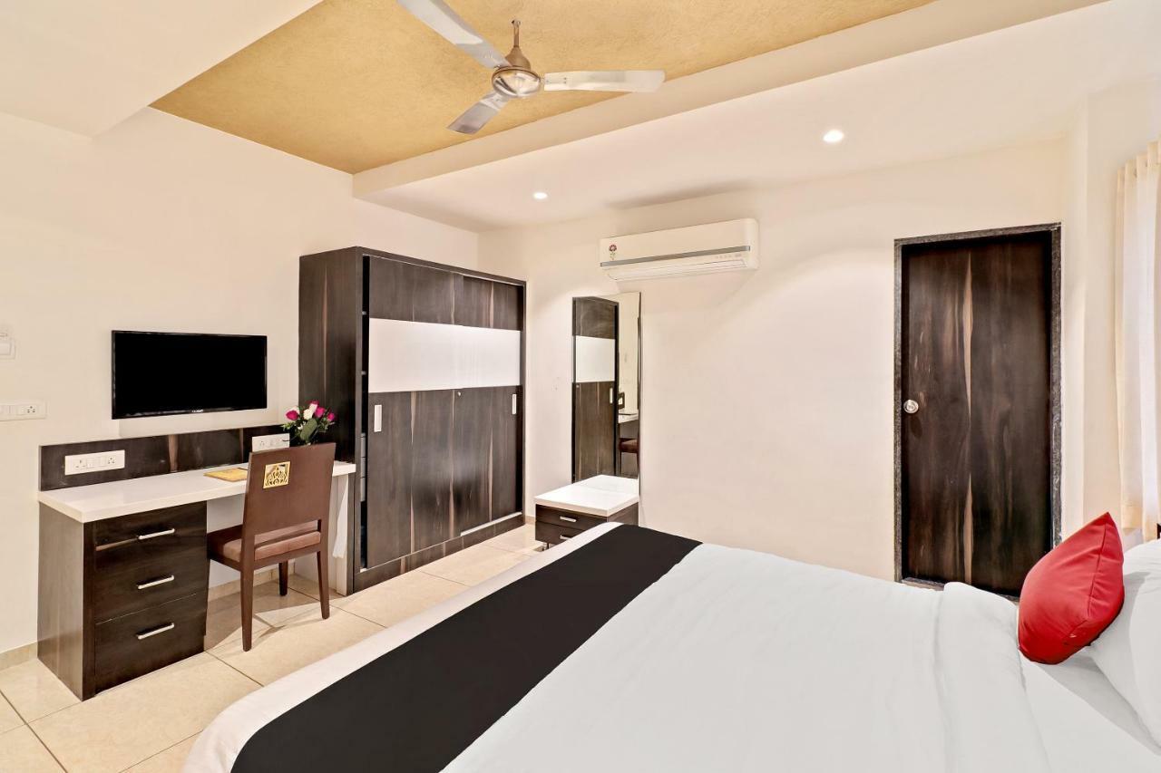 Dev Motel And Banquet Nadiād Екстериор снимка